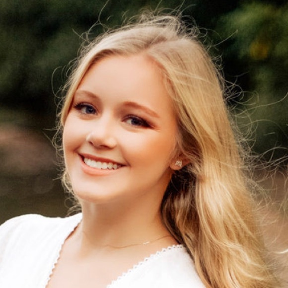 Meet your Posher, Kenley - Picture 1 of 1